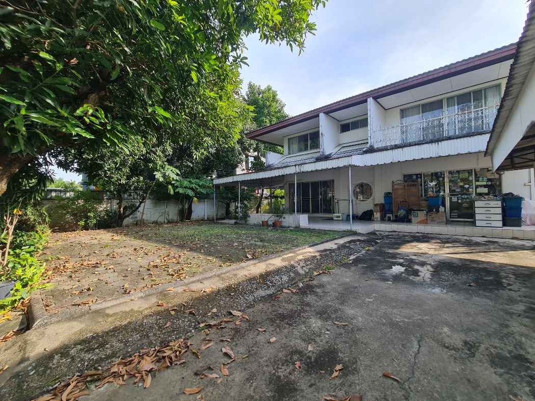 ขายบ้านพัฒนาการ ศรีนครินทร์ : ขาย บ้านเดี่ยว หมู่บ้านปัญญา พัฒนาการ  151 ตร.วา ราคาพิเศษมาก ทำเลดีใกล้ทองหล่อ