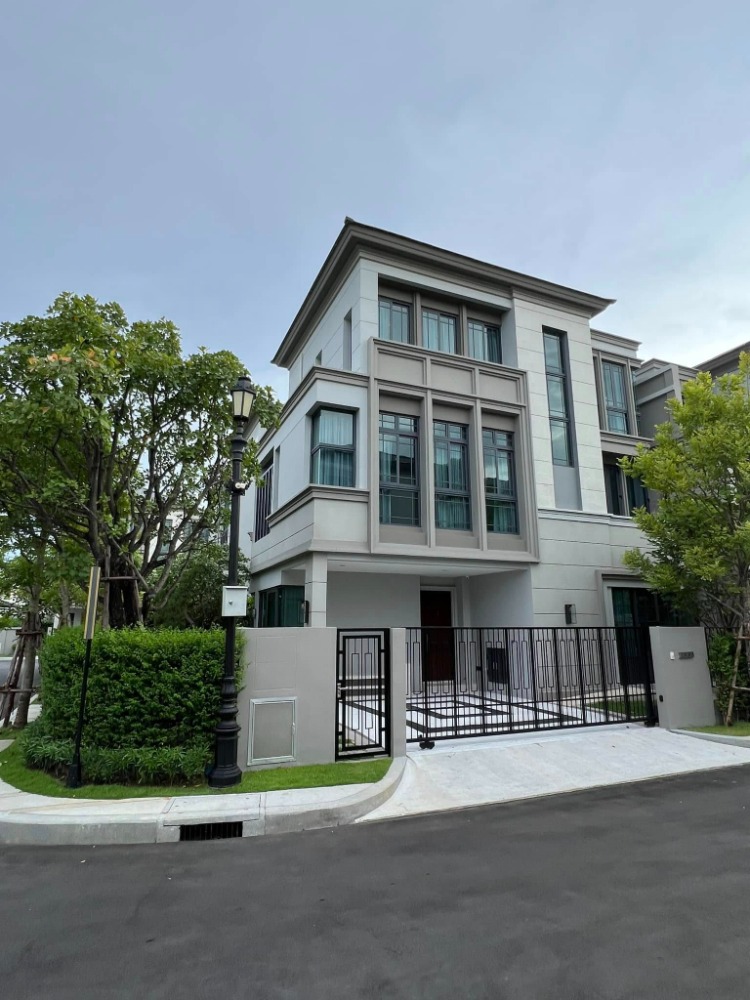 ขายพัฒนาการ ศรีนครินทร์ : ขายบ้านเดี่ยว เดอะ ซอนเน่ ศรีนครินทร์ บางนา ( THE SONNE Srinakarin - Bangna ) ขนาด 50.40 ตร.ว. Luxury Duplex ตกแต่งหรู  พร้อมอยู่