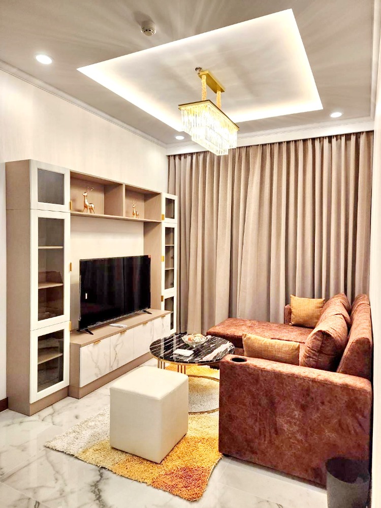 For RentCondoSilom, Saladaeng, Bangrak : 3895😊 For RENT 1 bedroom for rent🚄near MRT Sam Yan🏢Supalai Elite Surawong🔔Area: 60 sq m.💲Rent: 32,000฿📞O99-5919653,065-9423251✅LineID:@sureresidence