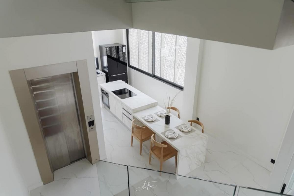 For RentHouseSukhumvit, Asoke, Thonglor : Single house for rent Ekkamai Soi 10 Thonglor, with elevator🌟🧑🏻‍🎄🧑🏻‍🎄