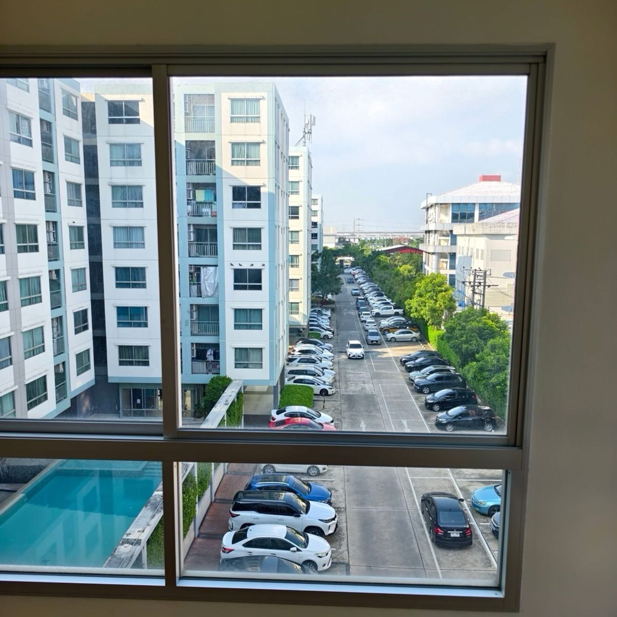 For SaleCondoLadkrabang, Suwannaphum Airport : Lumpini Ville On Nut - Lat Krabang 2, balcony next to the garden, 1st floor, large room