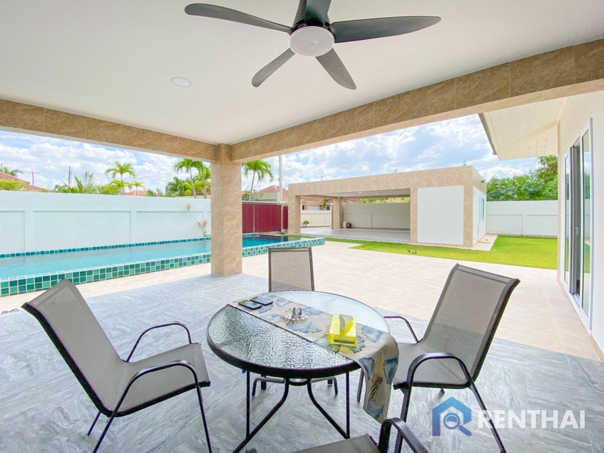 For SaleHousePattaya, Bangsaen, Chonburi : Luxurious brand new 3 bedroom Fully Furnished House in Huai Yai, Pattaya. Prime Location easy for transportation.