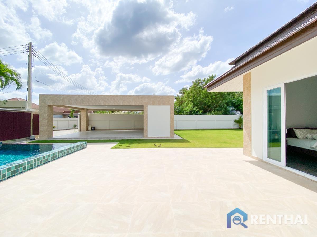 For SaleHousePattaya, Bangsaen, Chonburi : Luxurious brand new 3 bedroom Fully Furnished House in Huai Yai, Pattaya. Prime Location easy for transportation.