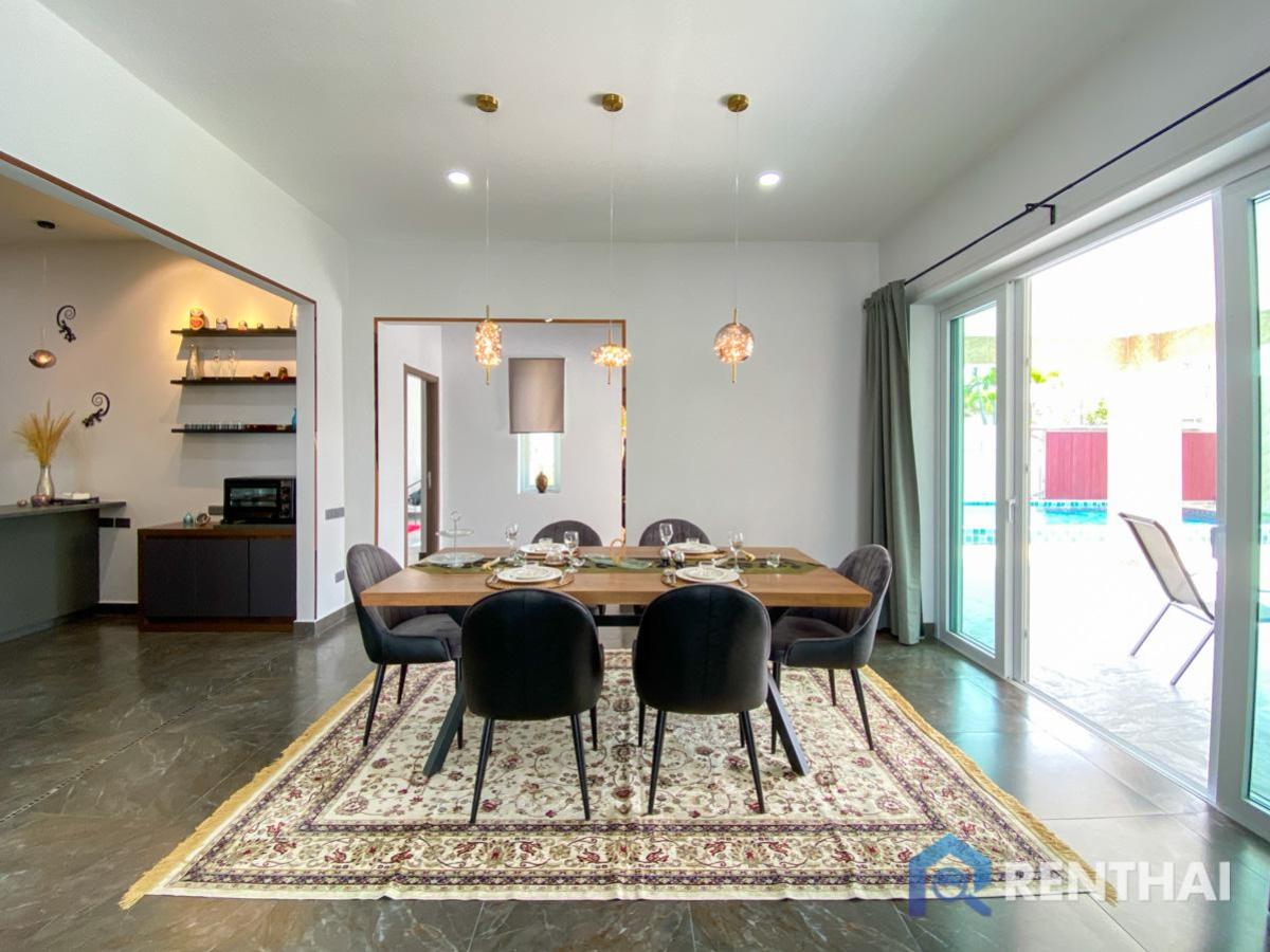 For SaleHousePattaya, Bangsaen, Chonburi : Luxurious brand new 3 bedroom Fully Furnished House in Huai Yai, Pattaya. Prime Location easy for transportation.