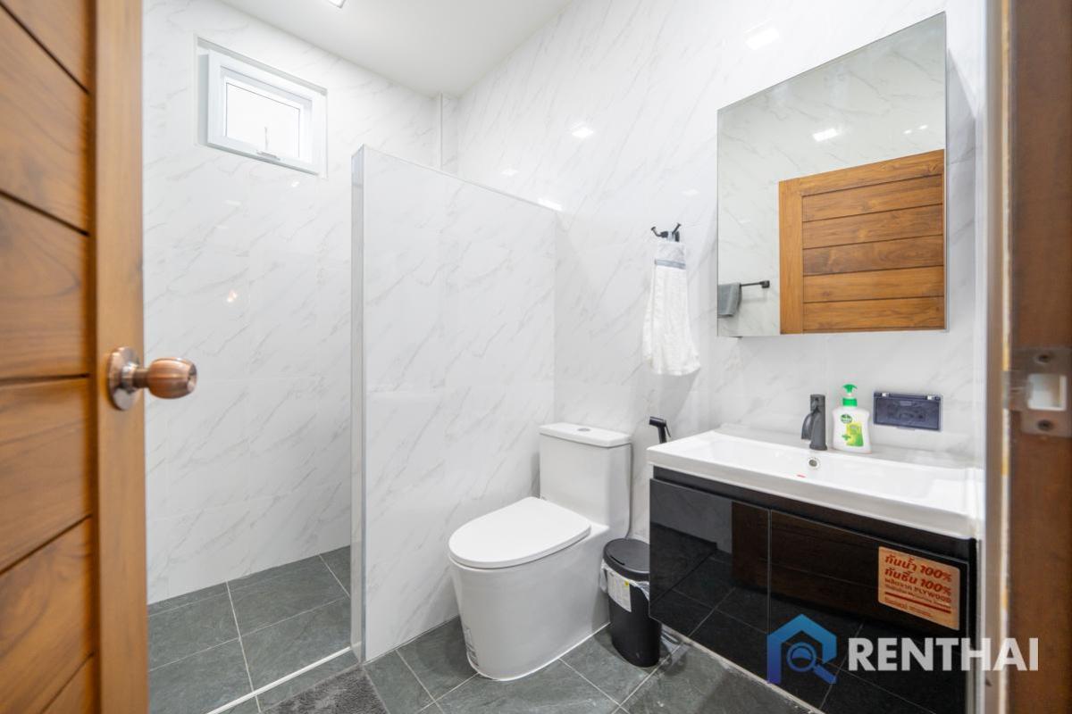 For SaleHousePattaya, Bangsaen, Chonburi : Brand new fully furnished House in Pattaya - Spacious land plot with a large, breezy garden—perfect for relaxing in nature.