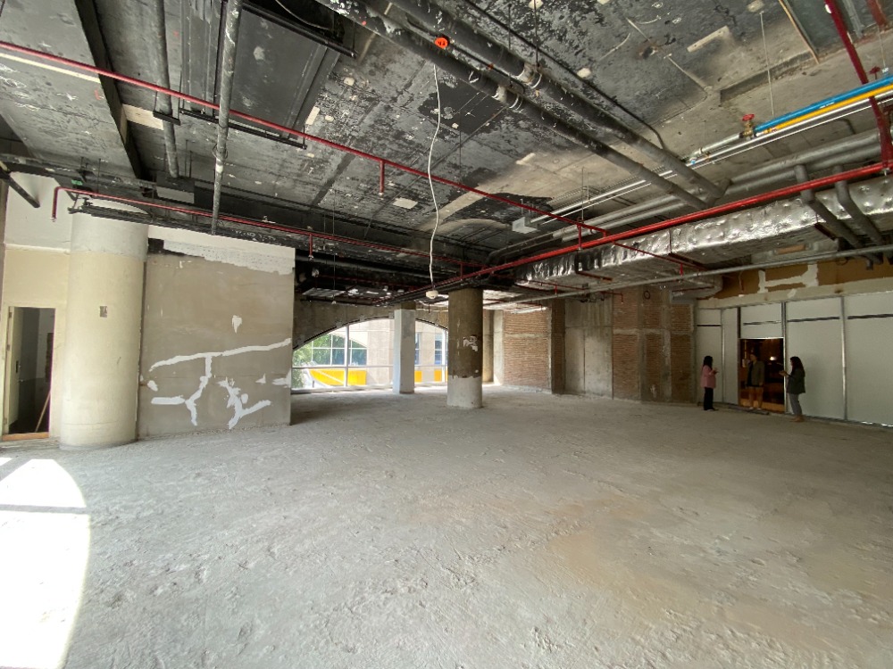 For RentRetail SpaceWitthayu, Chidlom, Langsuan, Ploenchit : Commercial space in Langsuan, suitable for various business types.