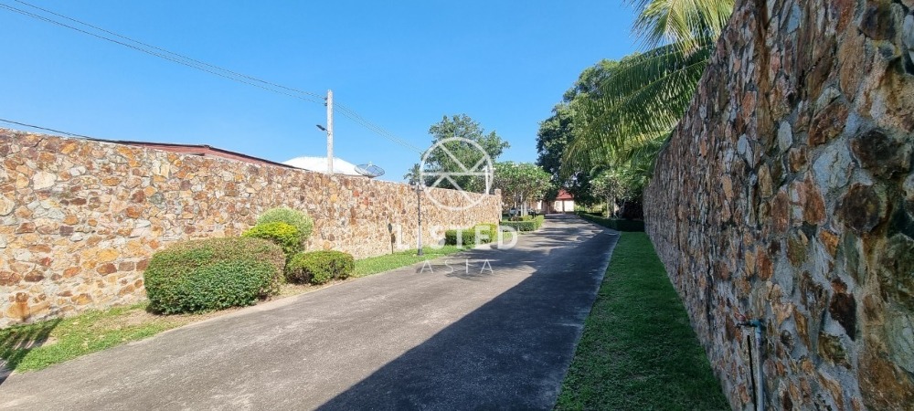For SaleLandPattaya, Bangsaen, Chonburi : Land and House for Sale in Mabprachan