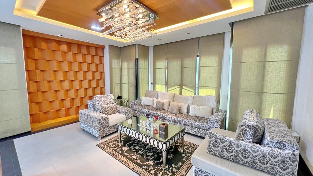 For RentTownhomeSukhumvit, Asoke, Thonglor : H0562😊 For RENT Townhouse for rent, 3 floors, 🚪5 bedrooms🚄near BTS Thonglor🏢Sukhumvit🔔House area: 66 sq m🔔Usable area: 690 sq m💲Rent: 200,000฿📞O99-5919653,O65-9423251✅LineID:@sureresidence