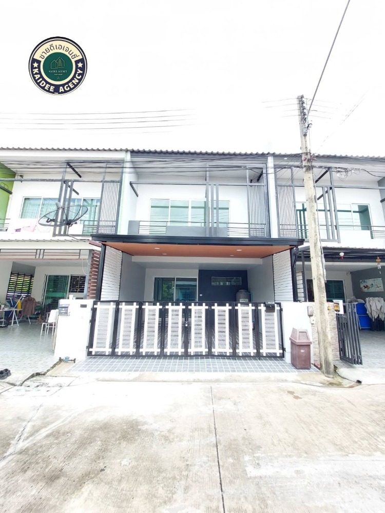 For SaleTownhomePathum Thani,Rangsit, Thammasat : Second-hand house for sale, ready to move in, The Trust Town Village, Wongwaen-Lamlukka, Rangsit, Bueng Kham Phroi, Wat Chaeng Lam Hin, Sai Mai, Wongkorn, Western University, Hathai Rat, Nimit Mai, Talat Maruey, Pathum Thani