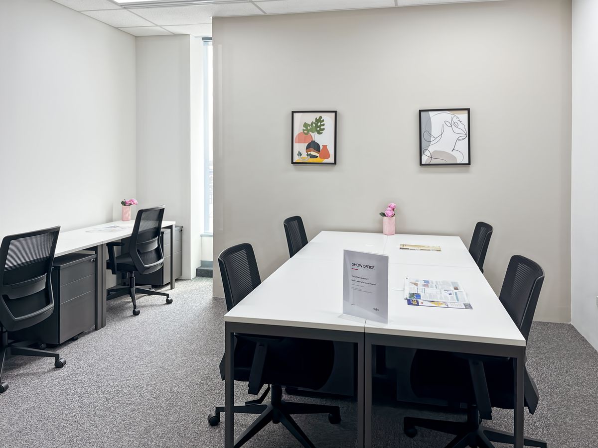 ให้เช่าสำนักงานเกษตรศาสตร์ รัชโยธิน : Professional office space in Regus WHA Tower on fully flexible terms
