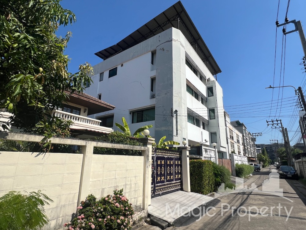 For SaleShop HouseOnnut, Udomsuk : 4 Floor Building For Sale in Sukhumvit 97/1, Phra Khanong, Bangkok