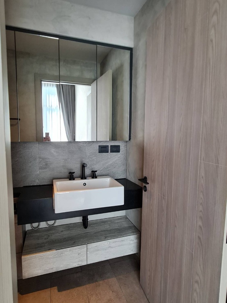 For SaleCondoSukhumvit, Asoke, Thonglor : Sell ​​The Lofts Asoke Ready to move in (S15-0261)