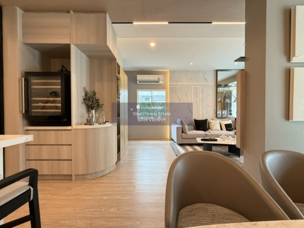 ขายบ้านพัฒนาการ ศรีนครินทร์ : หลังใหญ่ 𝐍𝐢𝐫𝐯𝐚𝐧𝐚 𝐀𝐁𝐒𝐎𝐋𝐔𝐓𝐄 𝐊𝐫𝐮𝐧𝐠𝐭𝐡𝐞𝐩 𝐊𝐫𝐞𝐞𝐭𝐡𝐚 บ้านเดี่ยวพร้อมตกแต่ง | 51.8 ตร.ว. 329 ตร.ม. 4 🛌 4 🛁 3 🚘 1 👩🏻‍🍳 นัดชมบ้าน 086-795-9997 (จิมมี่)