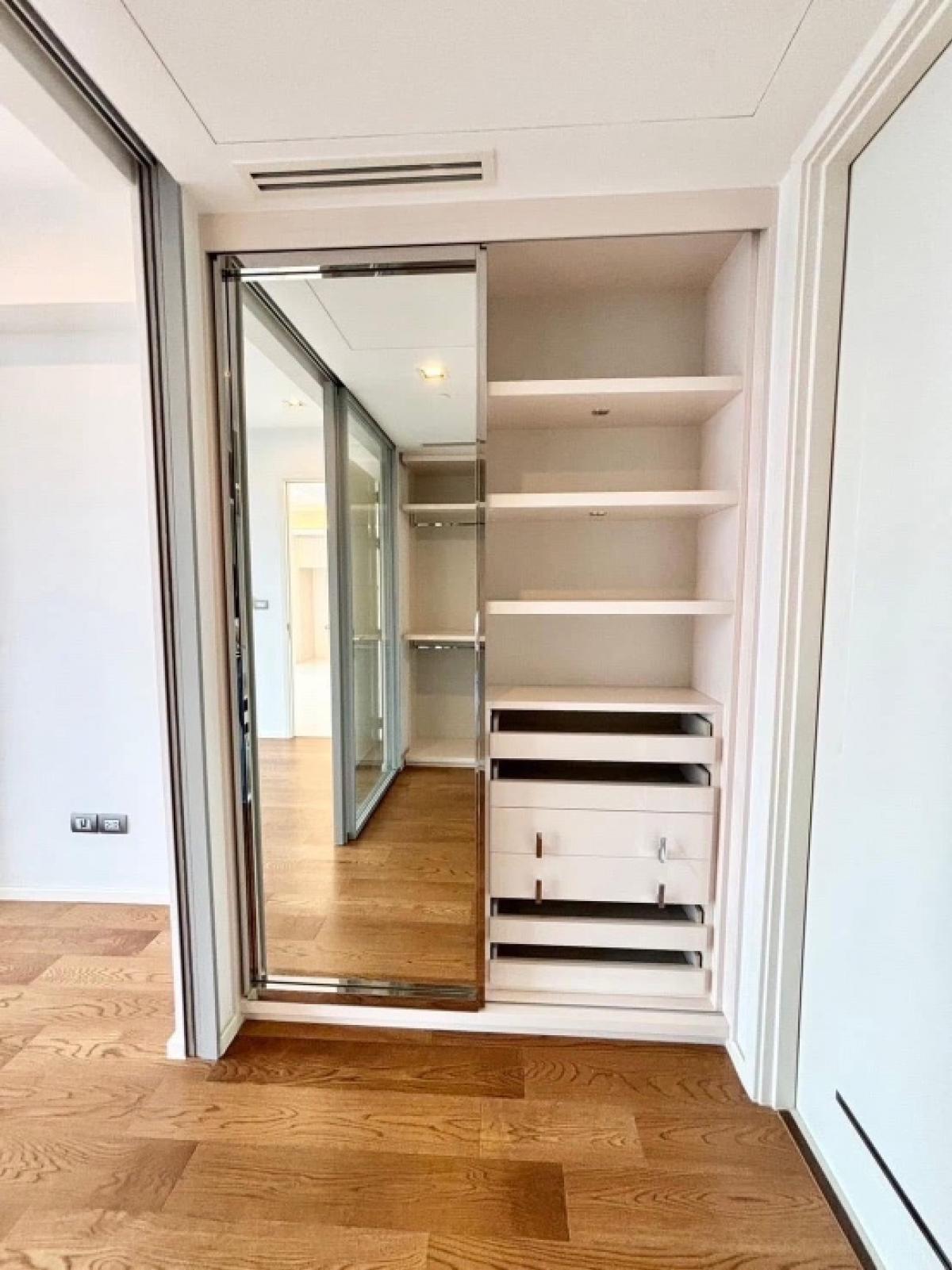 For SaleCondoSathorn, Narathiwat : For sale: The Bangkok Sathorn, size 61 Sq.m, 1 bed, 1 bath, only 13,000,000 MB. Contact 086-795-9997 (Jimmy)