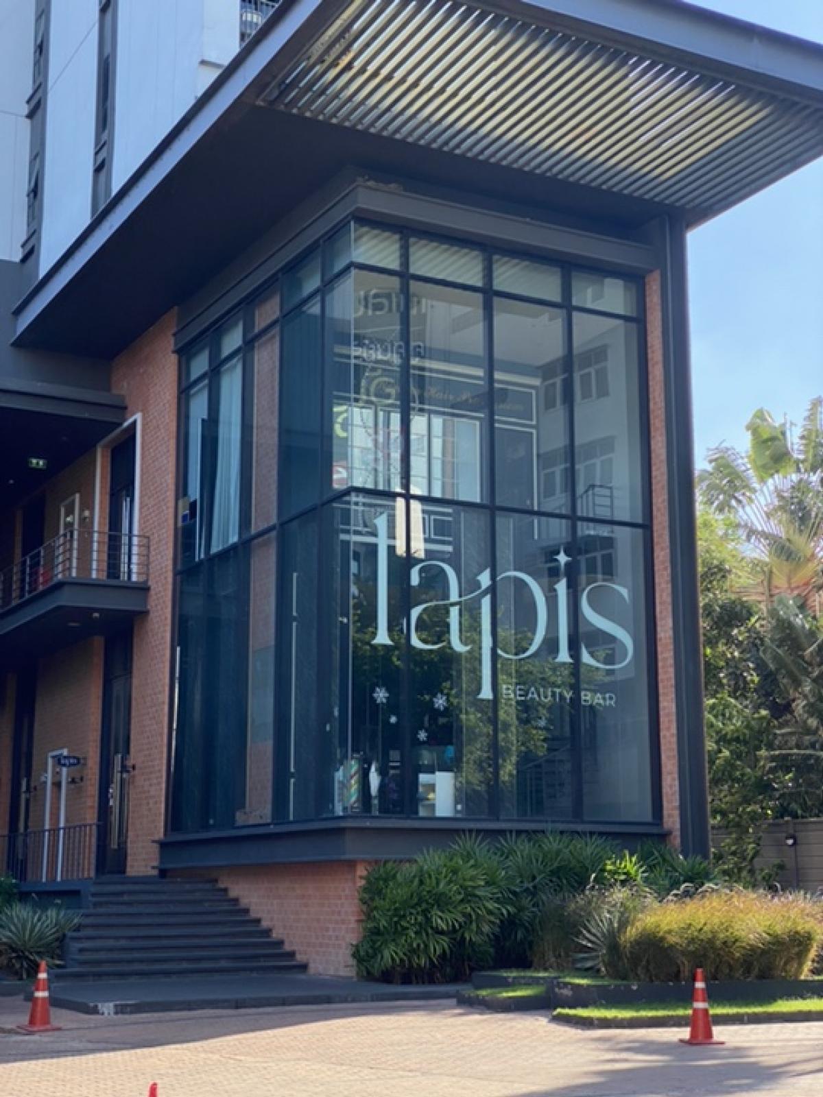 ขายร้านค้า/ตลาดนัดลาดพร้าว เซ็นทรัลลาดพร้าว : ขายร้านค้า 3 ชั้น โครงการ Chapter one midtown ladprao 24 ขนาด 177 Sq.m  เพียง 22,000,000 MB ติดต่อ 086-795-9997 จิมมี่