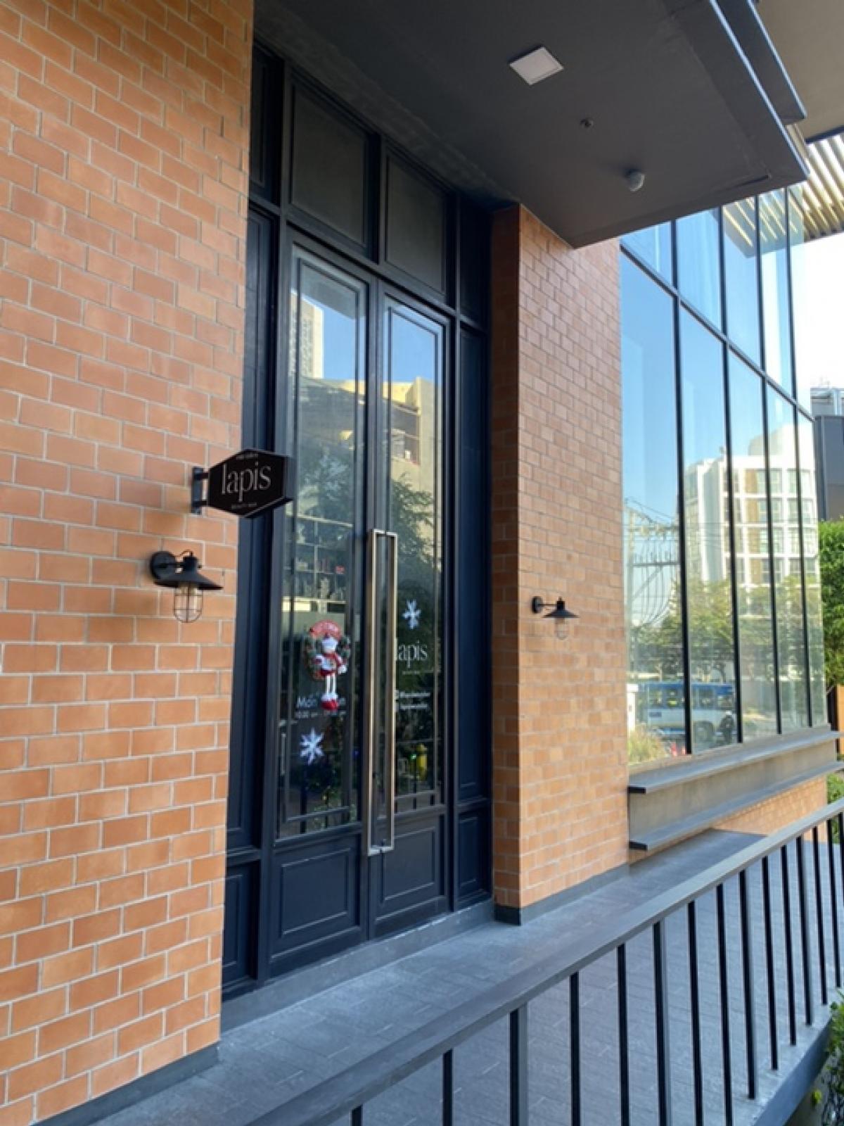 ขายร้านค้า/ตลาดนัดลาดพร้าว เซ็นทรัลลาดพร้าว : ขายร้านค้า 3 ชั้น โครงการ Chapter one midtown ladprao 24 ขนาด 177 Sq.m  เพียง 22,000,000 MB ติดต่อ 086-795-9997 จิมมี่