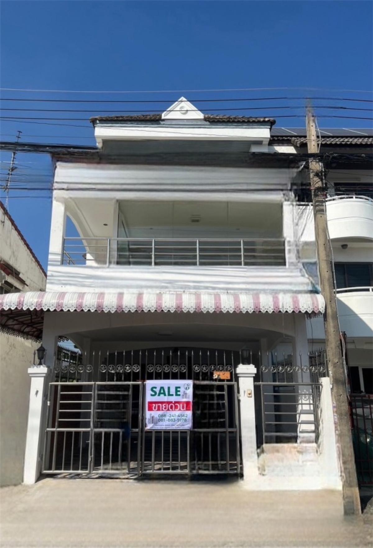 ขายทาวน์โฮมปทุมธานี รังสิต ธรรมศาสตร์ : 🏘️ ทำเลหมู่บ้าน “อู่ทอง เพลส โครงการ 2” 3 ชั้น 4 นอน 3 นำ้ 20 ตรว ราคา 3.29 ลบ.ศักยภาพทำเลบนถนนลำลูกกา จังหวัดปทุมธานี ดีไซน์เหมาะกับพักอาศัยหรือทำเป็นโฮม