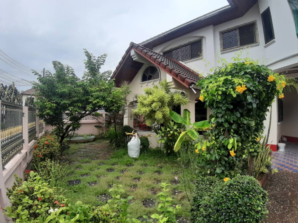 For RentHouseUbon Ratchathani : Single house for rent with garden