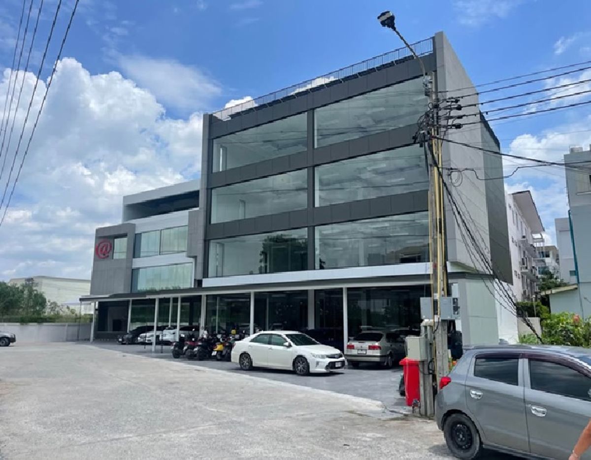 ให้เช่าอาคารพาณิชย์พัฒนาการ ศรีนครินทร์ : For Rent ให้เช่าอาคารสำนักงาน 4 ชั้น พื้นที่ใช้สอย 872 ตารางเมตร / ซอยพัฒนาการ เข้าซอย 100 เมตร / ถนนพัฒนาการ / ใกล้ สถาบันเทคโนโลยีไทย-ญี่ปุ่น / จอดรถหลายคัน / แอร์ทั้งอาคาร / เหมาะเป็นสำนักงาน จดบริษัท