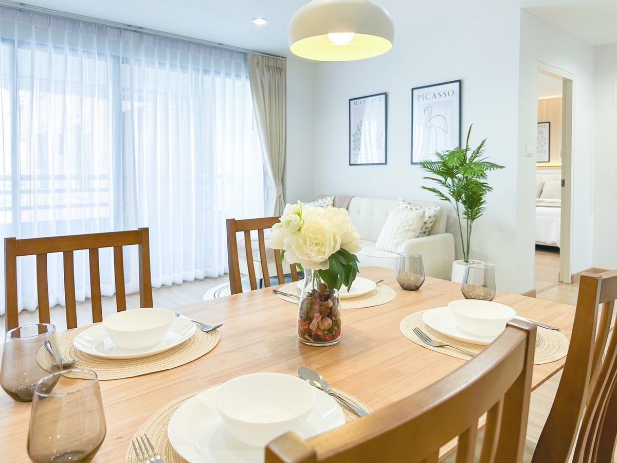 For SaleCondoRatchadapisek, Huaikwang, Suttisan : Urgent sale, 2 bedrooms, central Ratchada, beautiful room, fully furnished, ready to move in, swimming pool view