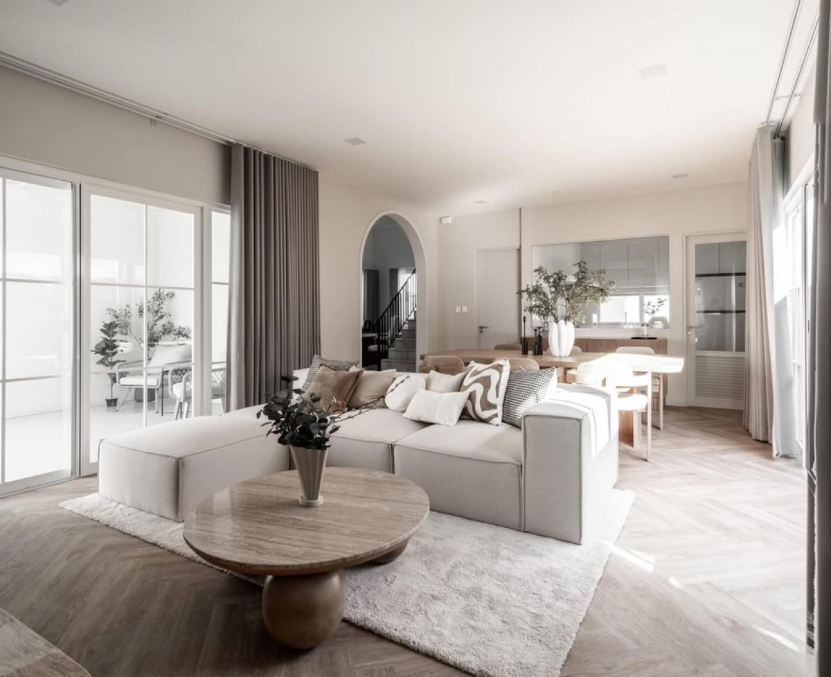 For SaleHouseBangna, Bearing, Lasalle : House for rent Villagio 3 Srinakarin-Bangna size 227 Sq.m only 16.9 MB. Contact 086-795-9997 (Jimmy)