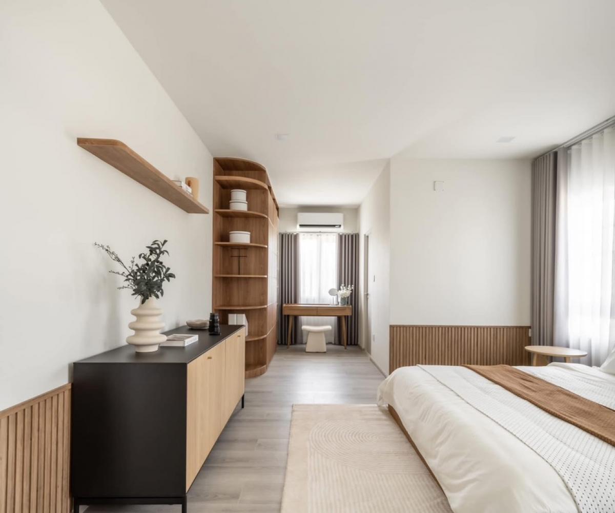 For SaleHouseBangna, Bearing, Lasalle : House for rent Villagio 3 Srinakarin-Bangna size 227 Sq.m only 16.9 MB. Contact 086-795-9997 (Jimmy)