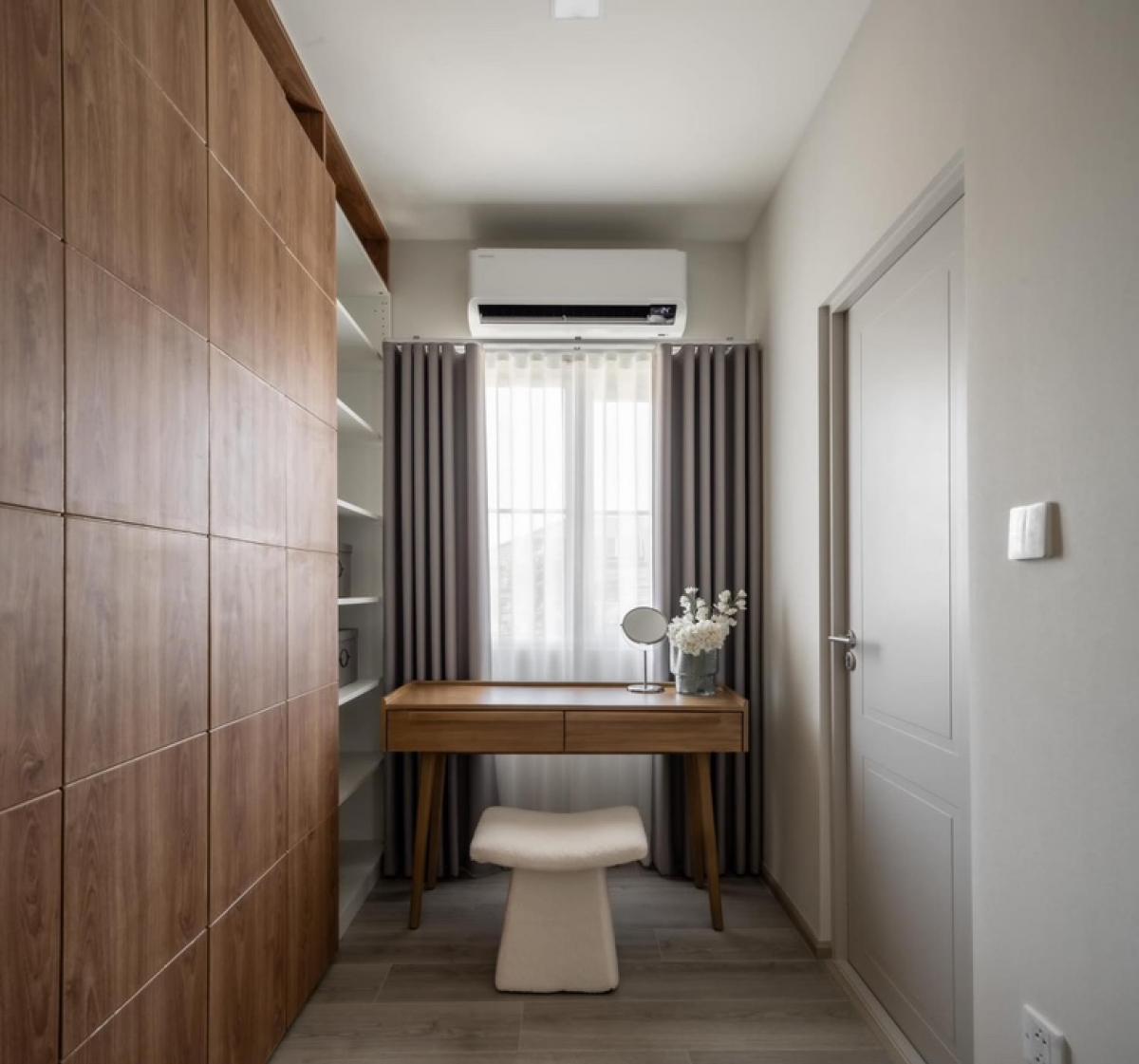 For SaleHouseBangna, Bearing, Lasalle : House for rent Villagio 3 Srinakarin-Bangna size 227 Sq.m only 16.9 MB. Contact 086-795-9997 (Jimmy)