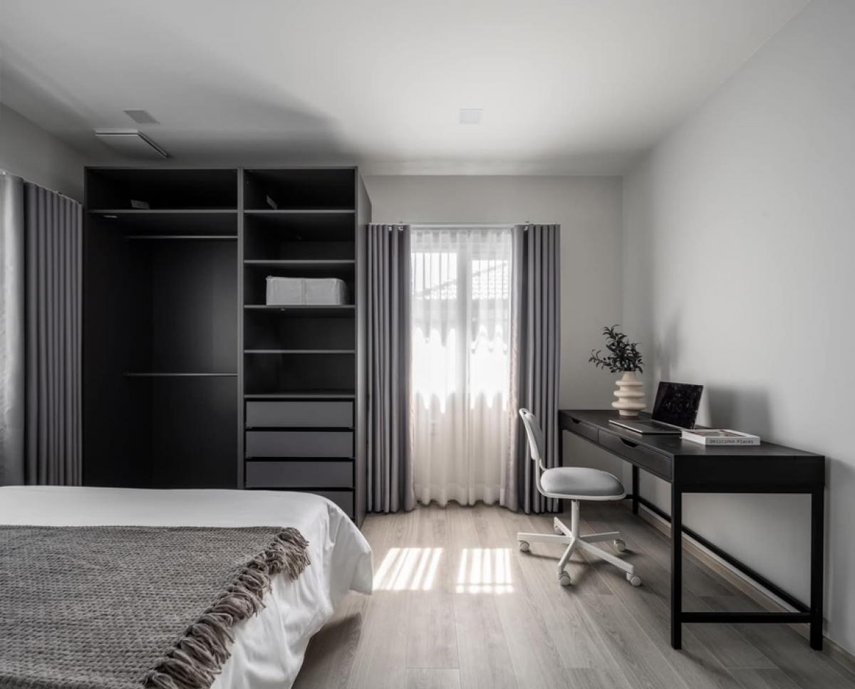 For SaleHouseBangna, Bearing, Lasalle : House for rent Villagio 3 Srinakarin-Bangna size 227 Sq.m only 16.9 MB. Contact 086-795-9997 (Jimmy)