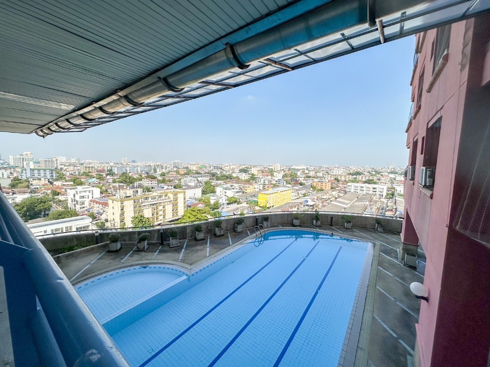 For SaleCondoRatchadapisek, Huaikwang, Suttisan : Urgent sale, 2 bedrooms, central Ratchada, beautiful room, fully furnished, ready to move in, swimming pool view