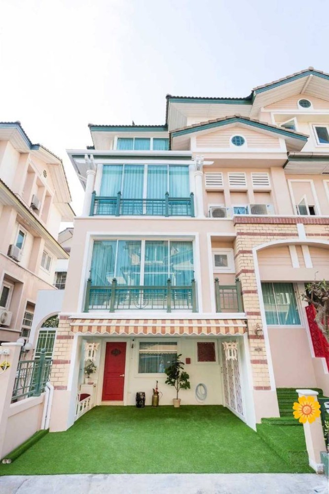 For RentTownhomeYothinpattana,CDC : #For rent 4-storey townhouse, pool villa, luxuriously decorated, 4 bedrooms, 5 bathrooms, Crystal Ville Village, Soi Pradit Manutham 19, near Central Eastville 🏡 ✨ Luxury Pool Villa for Rent 🏡 💵 129,000/month/