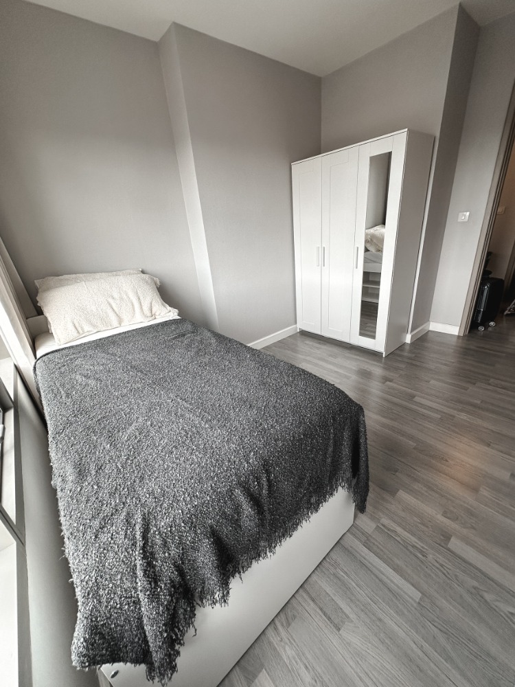 For SaleCondoSiam Paragon ,Chulalongkorn,Samyan : The Room Rama 4【𝐒𝐄𝐋𝐋】🔥 A very modern condo for those who love cool tones. Fully furnished. Amenities are ready. 🔥 Contact Line ID: @hacondo