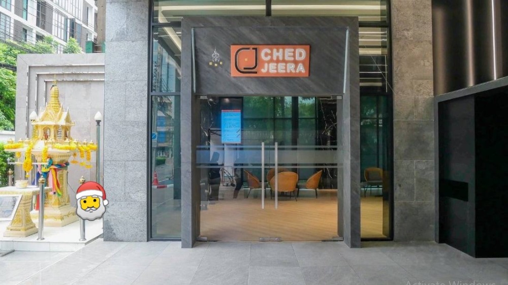 For RentShowroomRatchadapisek, Huaikwang, Suttisan : #Office space for rent, 5th floor, Chetjira Building, Lat Phrao-Ratchada Zone, newly renovated, size 130 sq m., near the MRT subway station, only 120 meters. 🌟Rental price 75,000/month