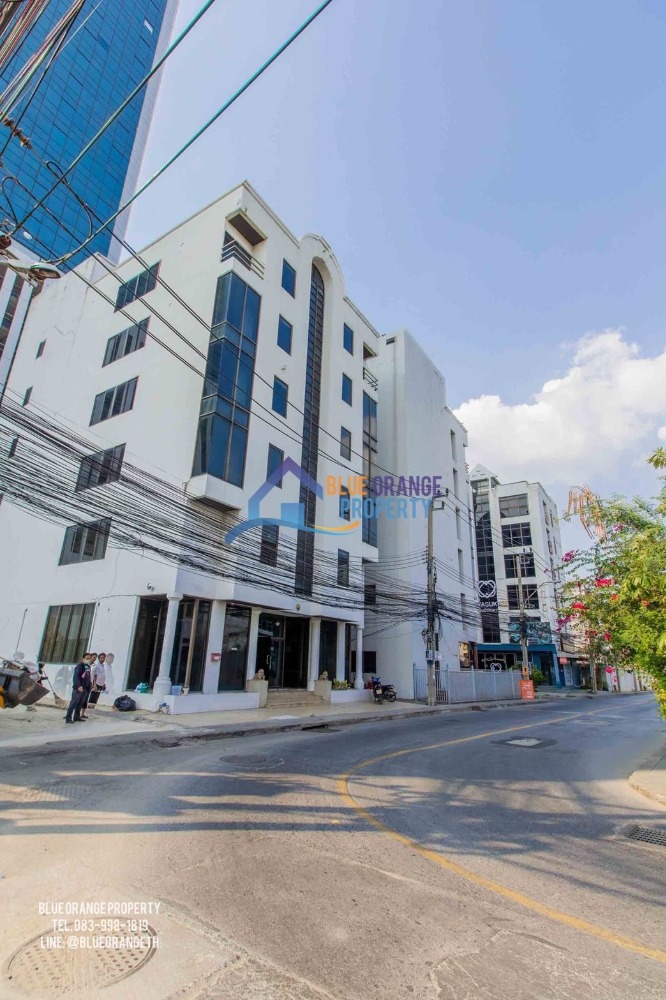 For RentShop HouseRatchadapisek, Huaikwang, Suttisan : For rent/sale, STANDALONE building Ratchada-Huai Khwang (MRT Sutthisan 800m)