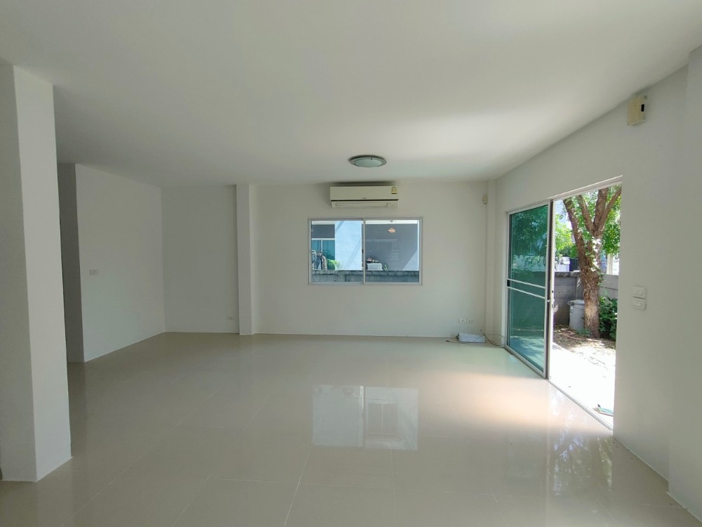 For RentHouseRama 2, Bang Khun Thian : For rent: 3-storey detached house, Casa Premium Rama 2 project, along the Khun Kala Expressway, 3 bedrooms | 5 bathrooms | 1 living room | 1 kitchen