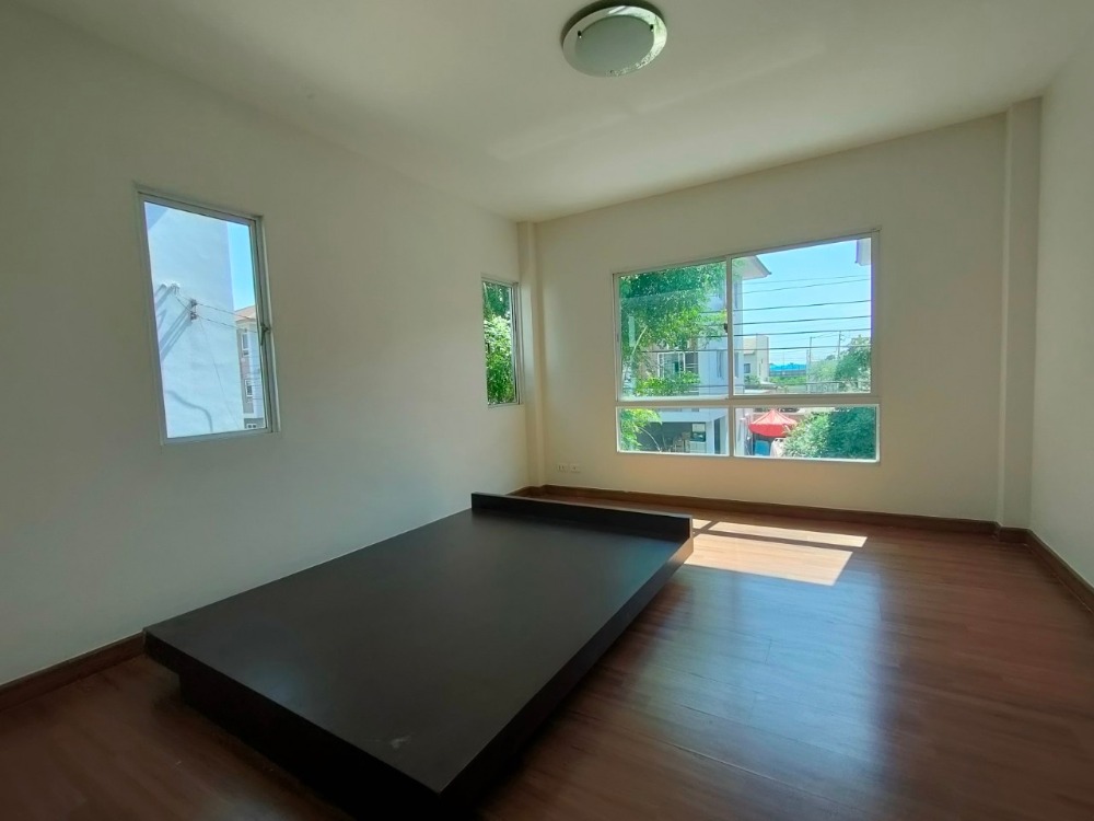 For RentHouseRama 2, Bang Khun Thian : For rent: 3-storey detached house, Casa Premium Rama 2 project, along the Khun Kala Expressway, 3 bedrooms | 5 bathrooms | 1 living room | 1 kitchen