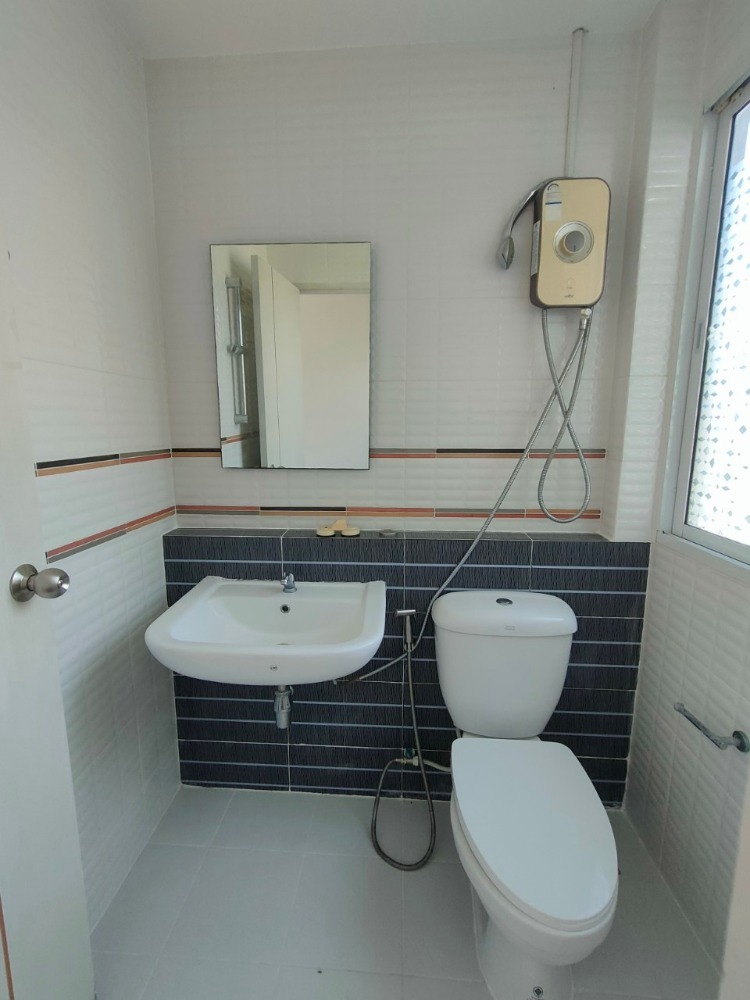 For RentHouseRama 2, Bang Khun Thian : For rent: 3-storey detached house, Casa Premium Rama 2 project, along the Khun Kala Expressway, 3 bedrooms | 5 bathrooms | 1 living room | 1 kitchen