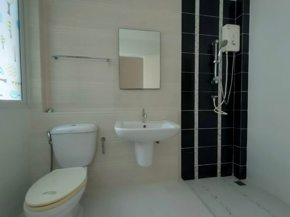 For RentHouseRama 2, Bang Khun Thian : For rent: 3-storey detached house, Casa Premium Rama 2 project, along the Khun Kala Expressway, 3 bedrooms | 5 bathrooms | 1 living room | 1 kitchen