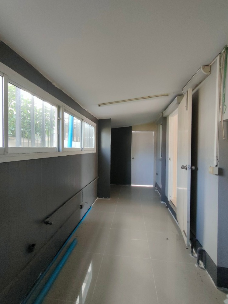 For RentHouseRama 2, Bang Khun Thian : For rent: 3-storey detached house, Casa Premium Rama 2 project, along the Khun Kala Expressway, 3 bedrooms | 5 bathrooms | 1 living room | 1 kitchen