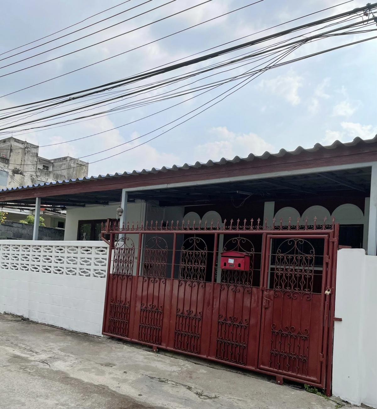 ขายบ้านรัชดา ห้วยขวาง : ขายบ้านเดี่ยว 1 ชั้น ลาดพร้าว64 แยก 4 ถนน รัชดา - สุทธิสาร ใกล้ MRTสุทธิสาร