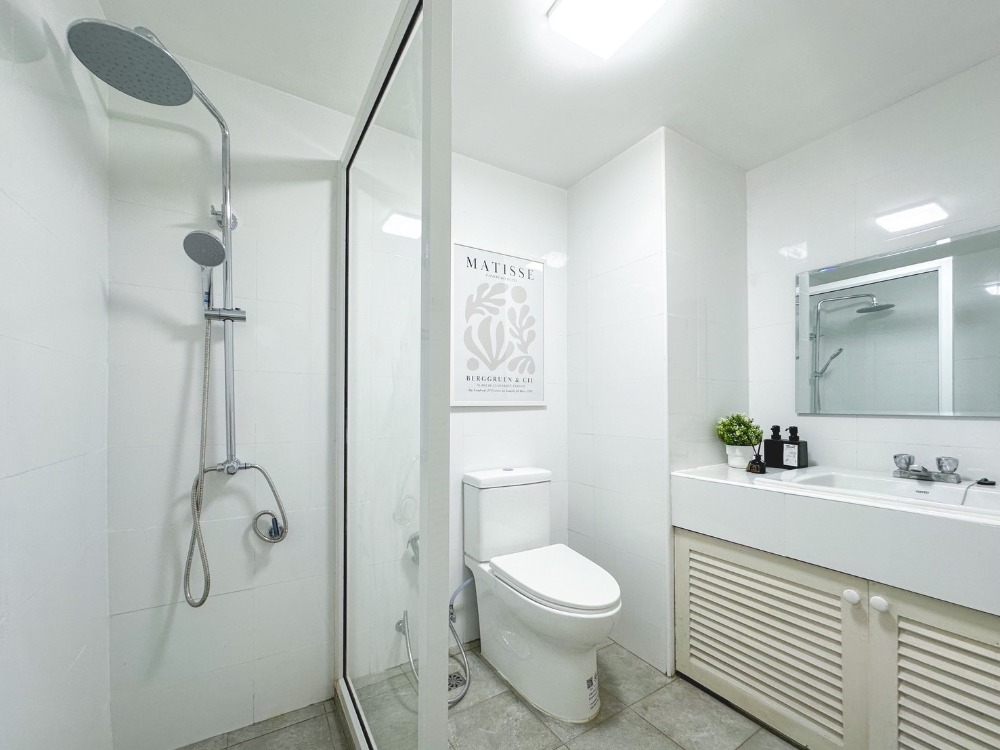 For SaleCondoRatchadapisek, Huaikwang, Suttisan : Urgent sale, 2 bedrooms, central Ratchada, beautiful room, fully furnished, ready to move in, swimming pool view