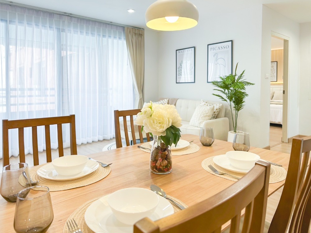 For SaleCondoRatchadapisek, Huaikwang, Suttisan : Urgent sale, 2 bedrooms, central Ratchada, beautiful room, fully furnished, ready to move in, swimming pool view