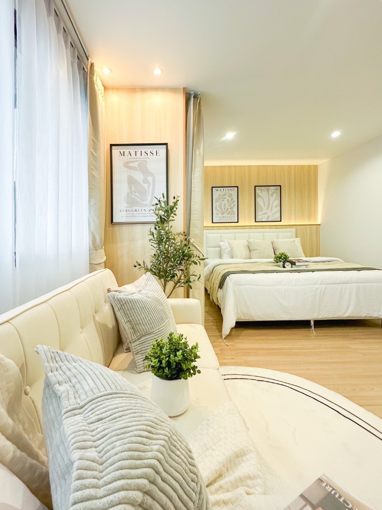 For SaleCondoRatchadapisek, Huaikwang, Suttisan : Urgent sale, 2 bedrooms, central Ratchada, beautiful room, fully furnished, ready to move in, swimming pool view