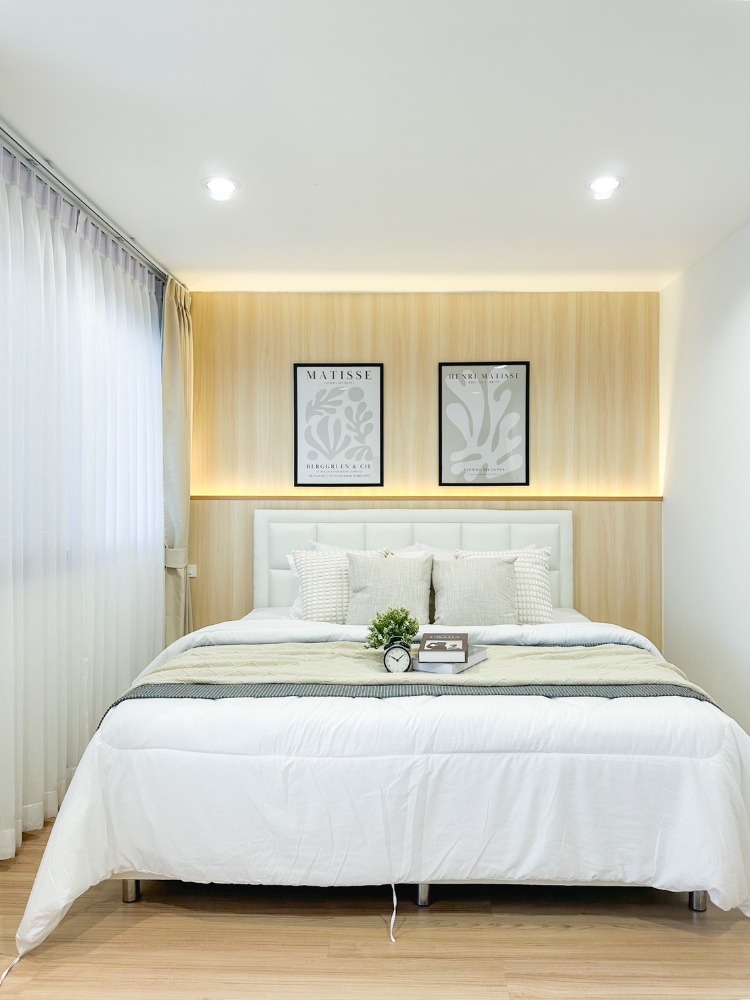 For SaleCondoRatchadapisek, Huaikwang, Suttisan : Urgent sale, 2 bedrooms, central Ratchada, beautiful room, fully furnished, ready to move in, swimming pool view