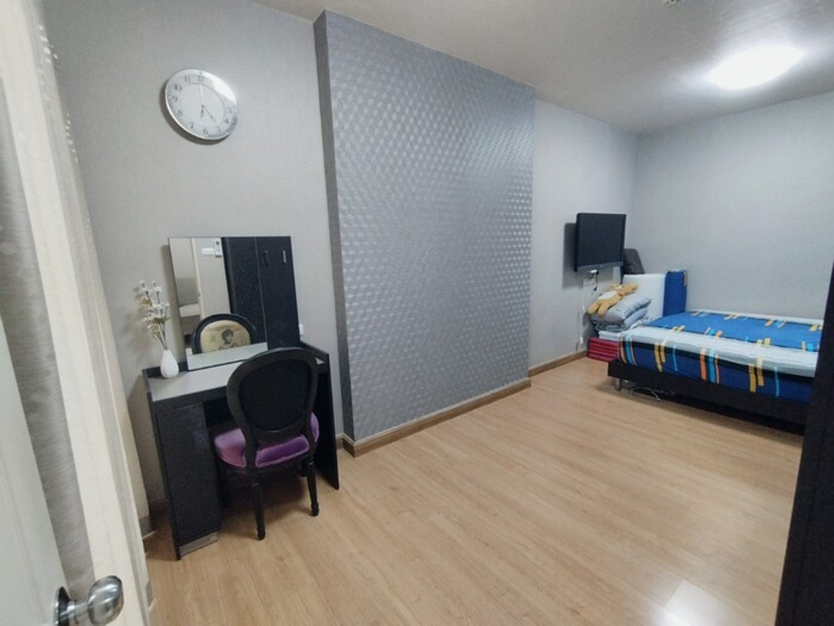 For RentCondoRattanathibet, Sanambinna : Shop for rent in the project (Shop) Condo Supalai Park Krarai-Ngamwongwan, near MRT Nonthaburi Government Center, only 100 meters. 💥💥 If interested, please inquire 099-614-9611