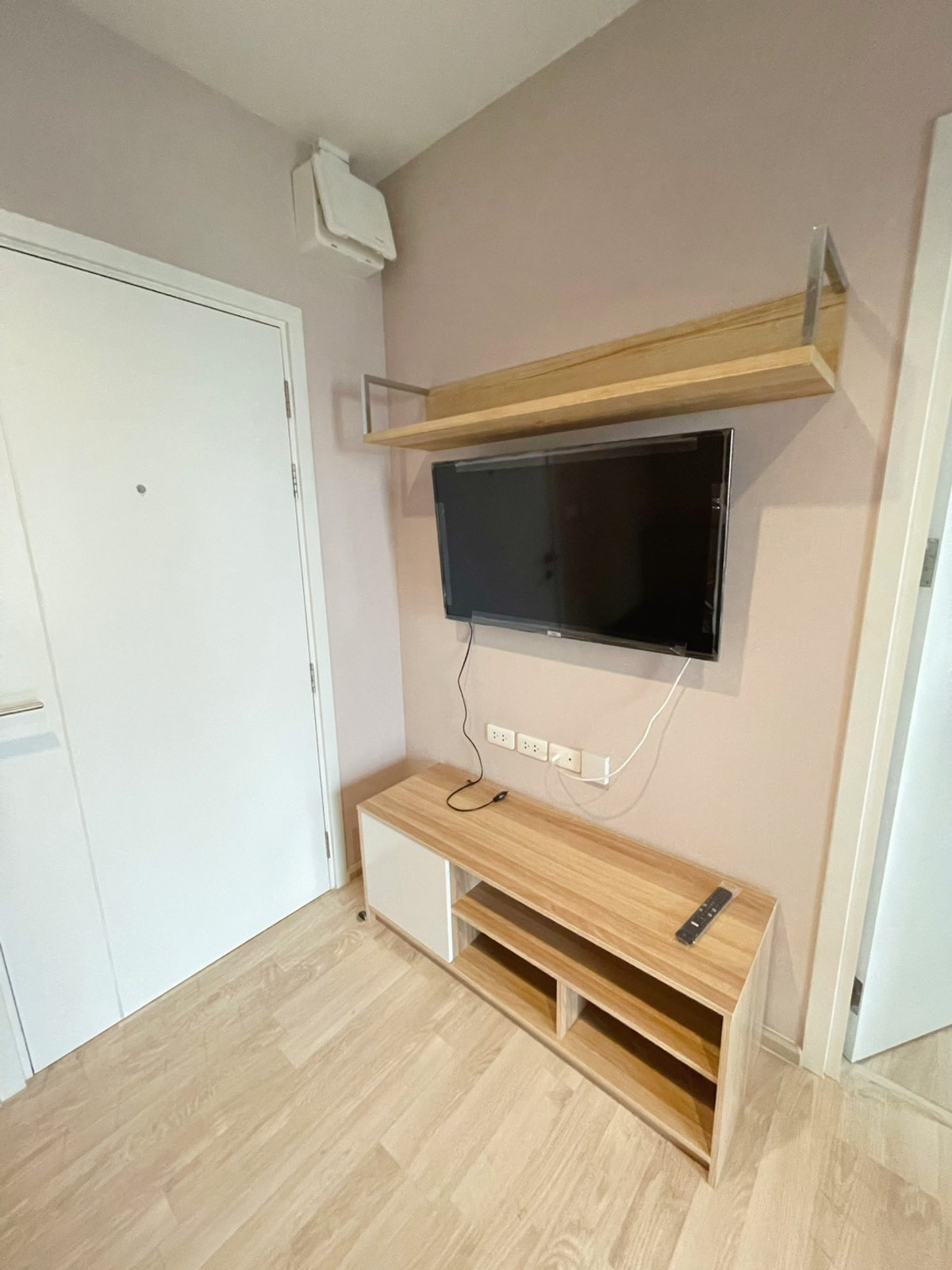 For RentCondoRama9, Petchburi, RCA : ❤️Beautiful room for rent❤️