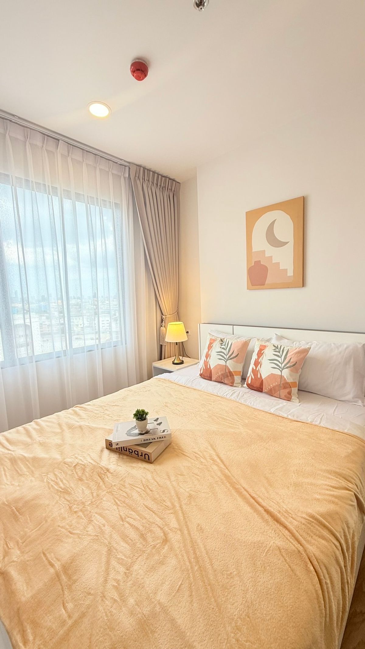 For RentCondoPinklao, Charansanitwong : The room is available for rent very quickly. Chewathai Pinklao. Interested, please contact Line: 0889656914. Hurry and contact us.