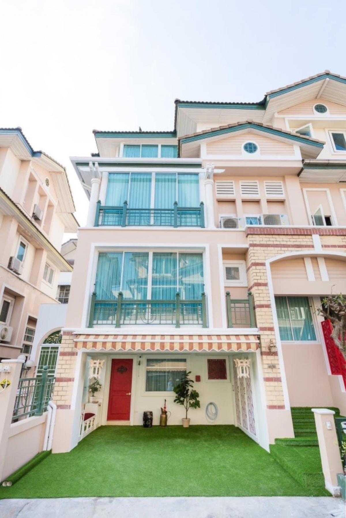 For RentTownhomeYothinpattana,CDC : For rent, luxury villa behind Central Eastview, 280 sq.m. | 4-storey townhouse with outdoor Jacuzzi | 🚿 Outdoor bathroom | 🌿 Beautiful swing, 4 bedrooms | 🚿 5 bathrooms, expressway road
