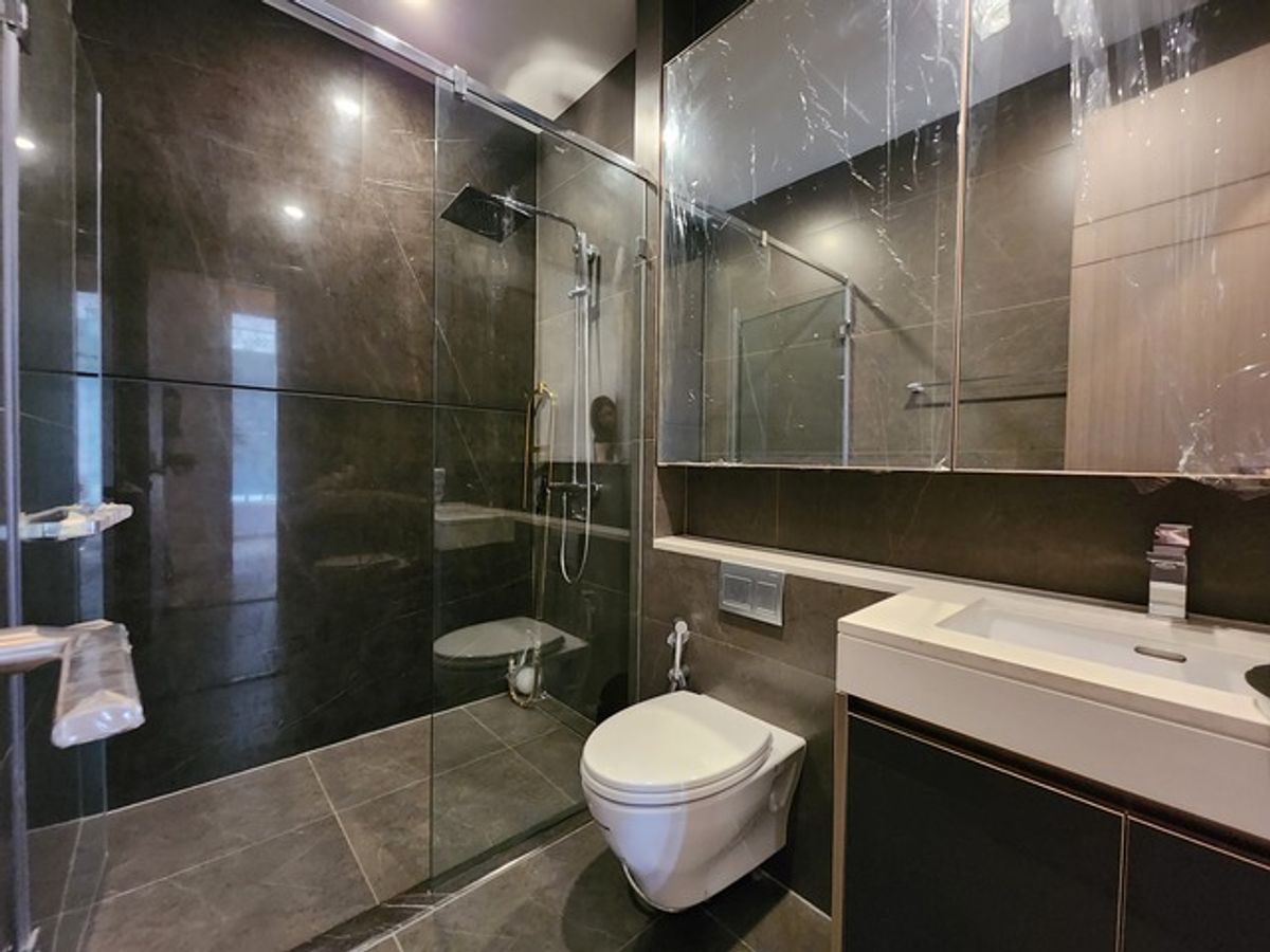 ให้เช่าคอนโดพระราม 9 เพชรบุรีตัดใหม่ RCA : The Esse at Singha Complex 2 bedrooms for rent close to MRT and Airport Link