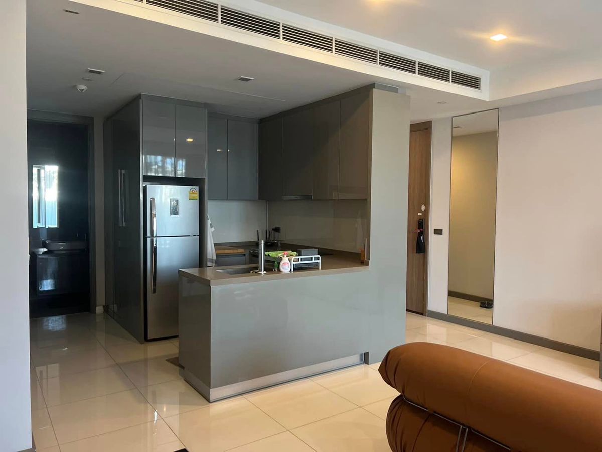 For RentCondoSilom, Saladaeng, Bangrak : Condo for rent, Spacious and pet-friendly suite at M Silom near BTS Chong Nonsi