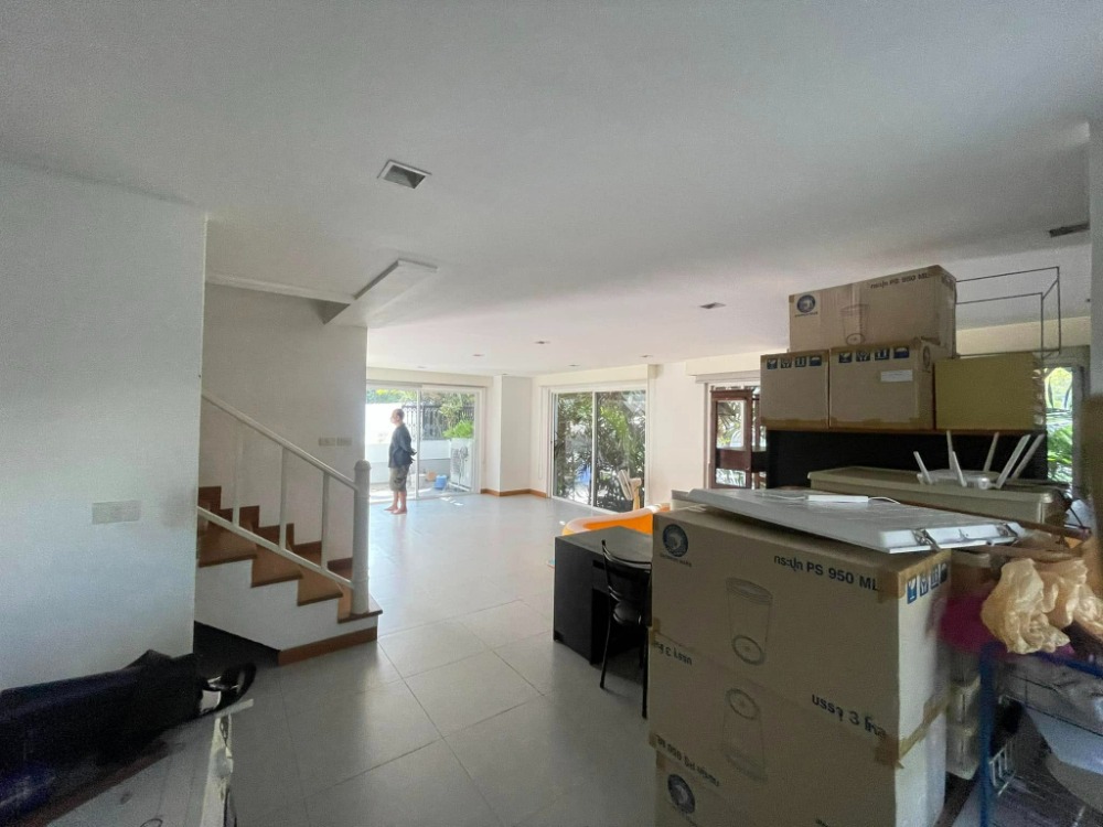 ขายคอนโดสุขุมวิท อโศก ทองหล่อ : ขาย Townhome ในคอนโด เกียรติธานี สุขุมวิท 31